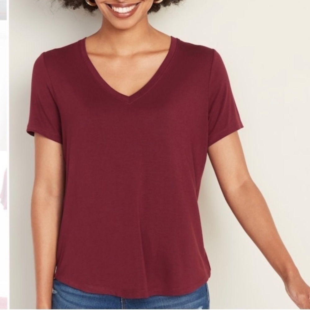 🌻3/$20 🆕 Old Navy Luxe Burgundy Red V-Neck Super Soft Tee Shirt, Size M - Picture 2 of 16